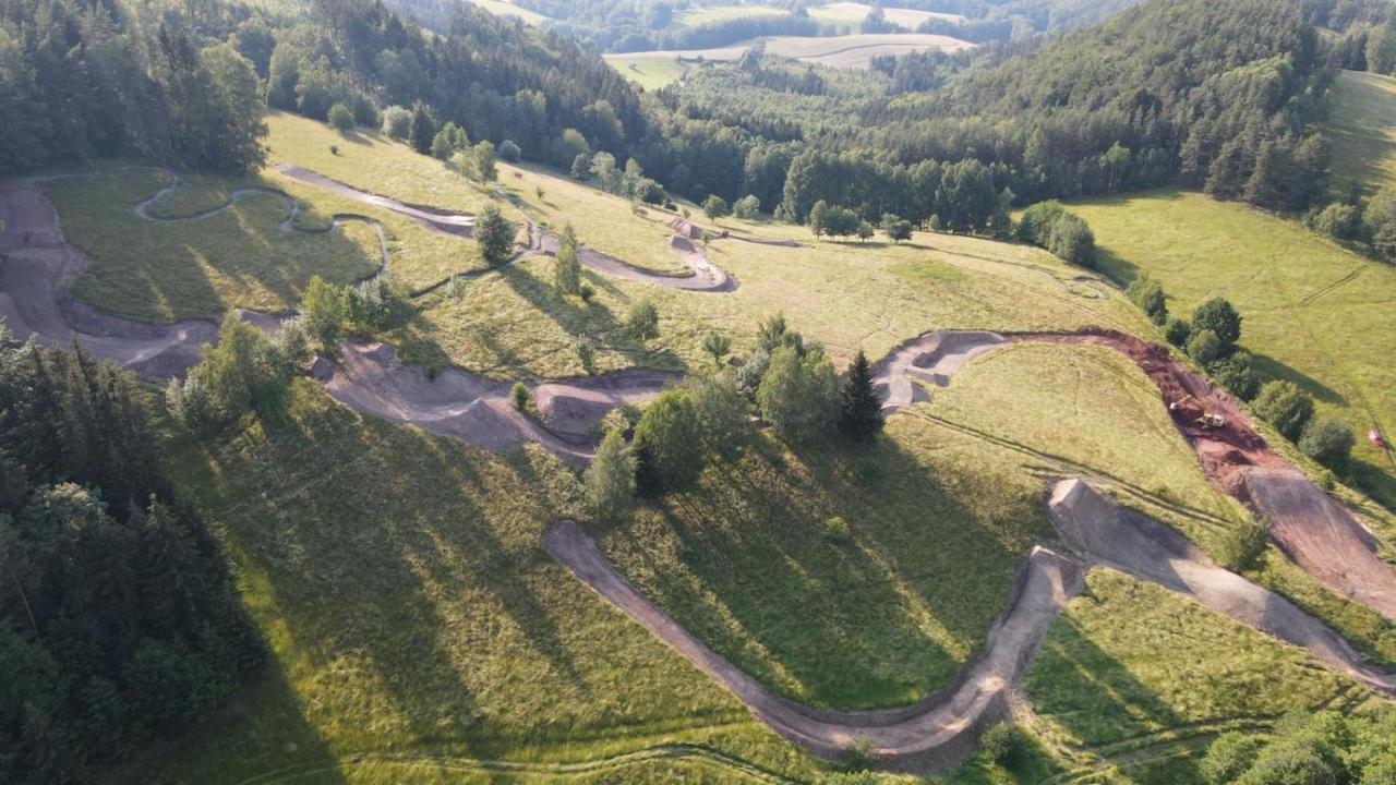 Pokoje Goscinne Art- Dworek Кудова-Здруй Екстер'єр фото